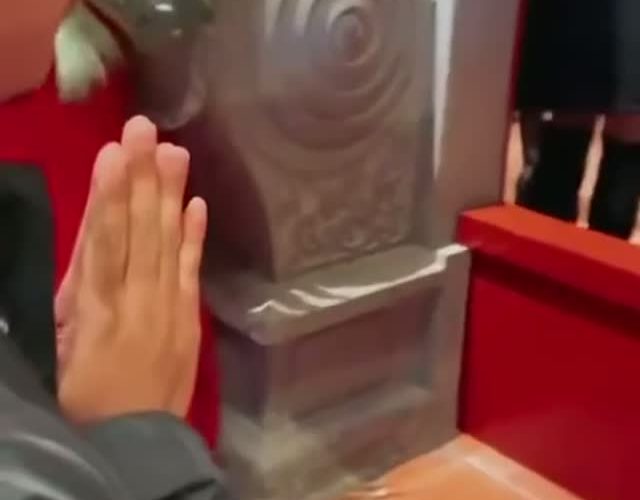 Toàn yêu nữ thế này khó tịnh lắm..